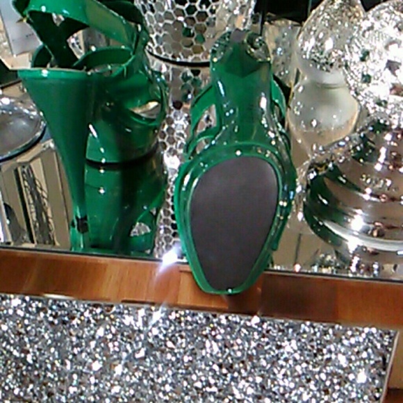 Heels - Picture 6 of 7